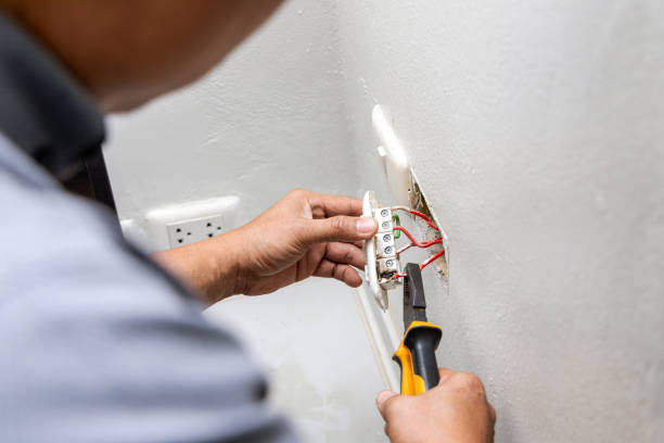 Best Affordable Emergency Electrician  in Mineral Springs, AR